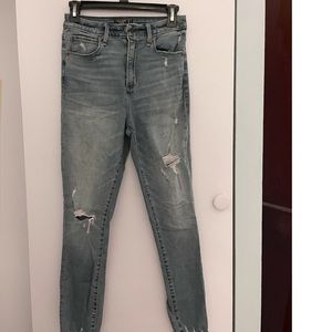 Abercrombie curve love light wash distressed jean
